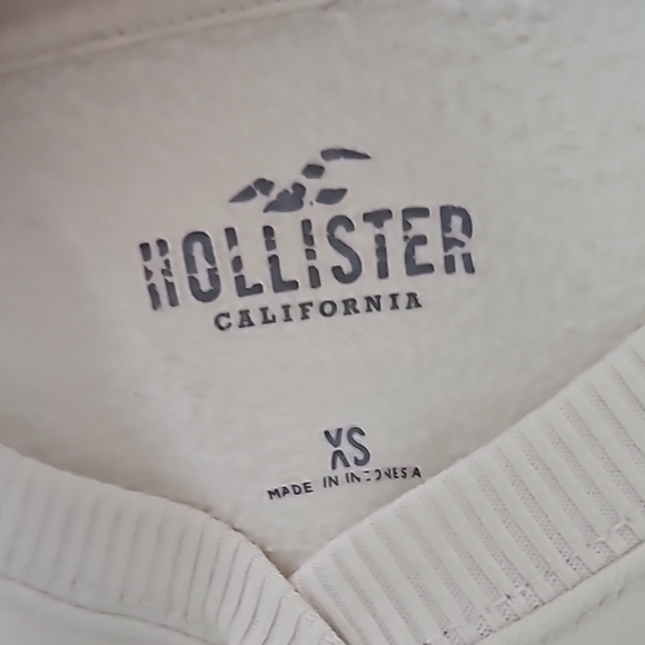 Hollister Cream Sweater Italia big girls - Picture 2 of 2